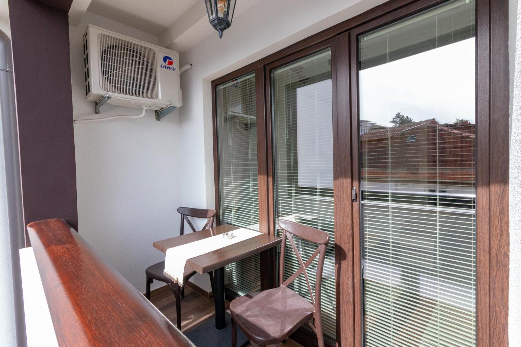 Varosh Apartment