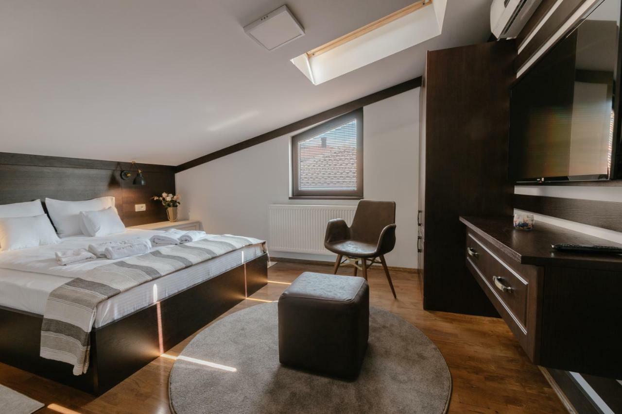 Varosh Apartment *
