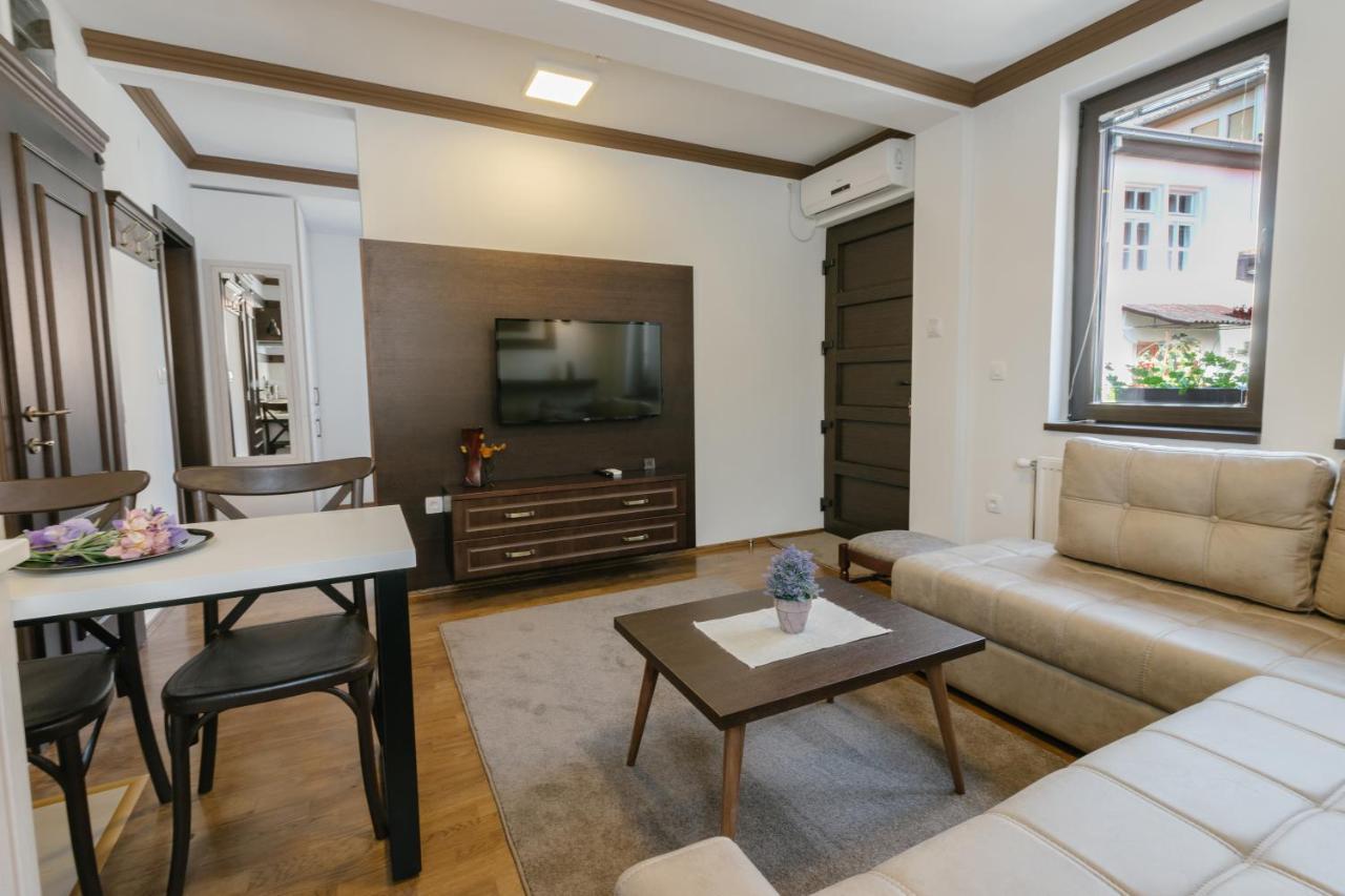Varosh Apartment